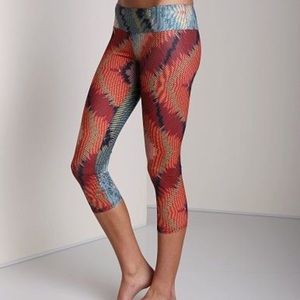 Onzie Sound Wave Capri leggings
